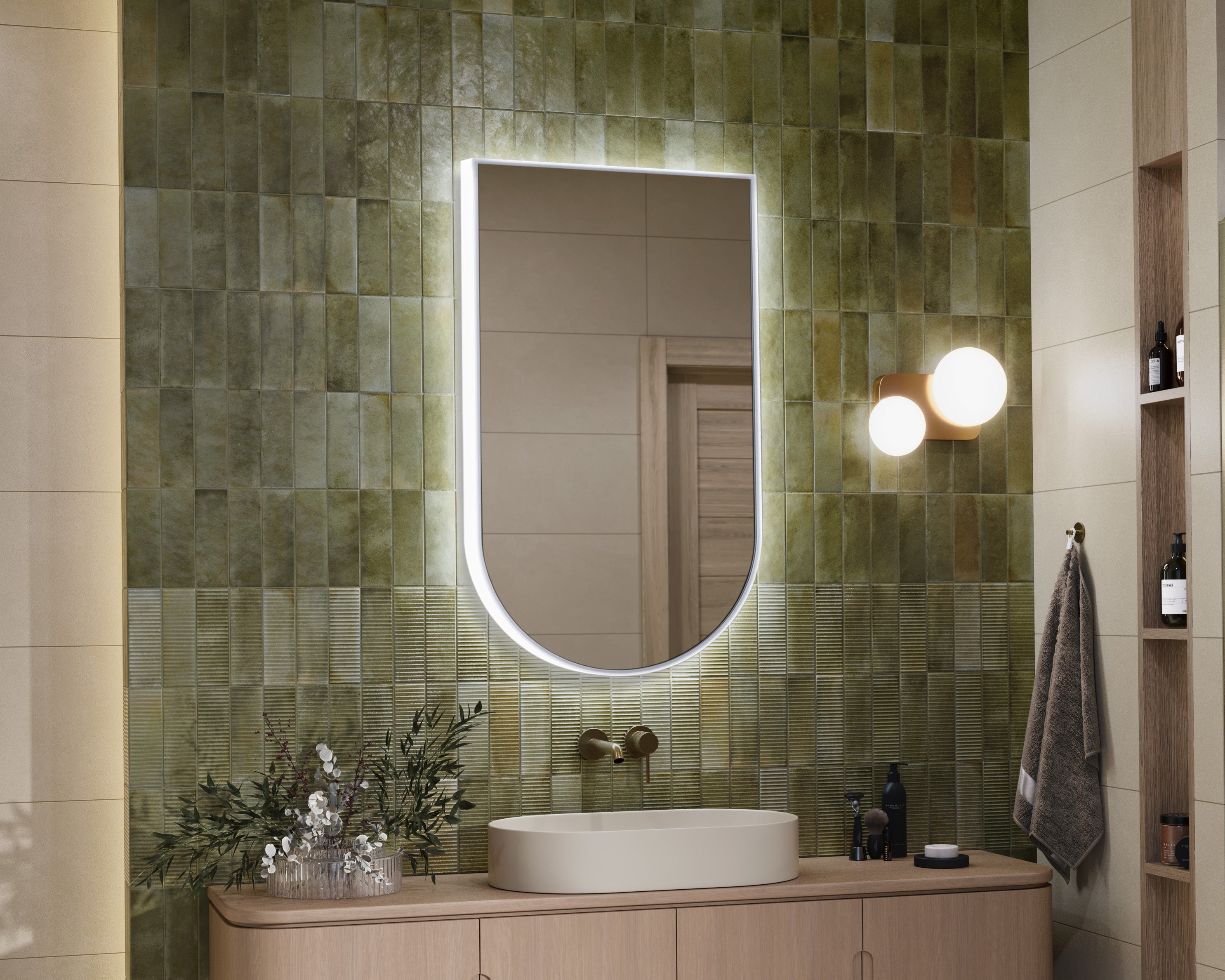 Illuminated mirror in an acrylic frame Brillon Deli Crystal