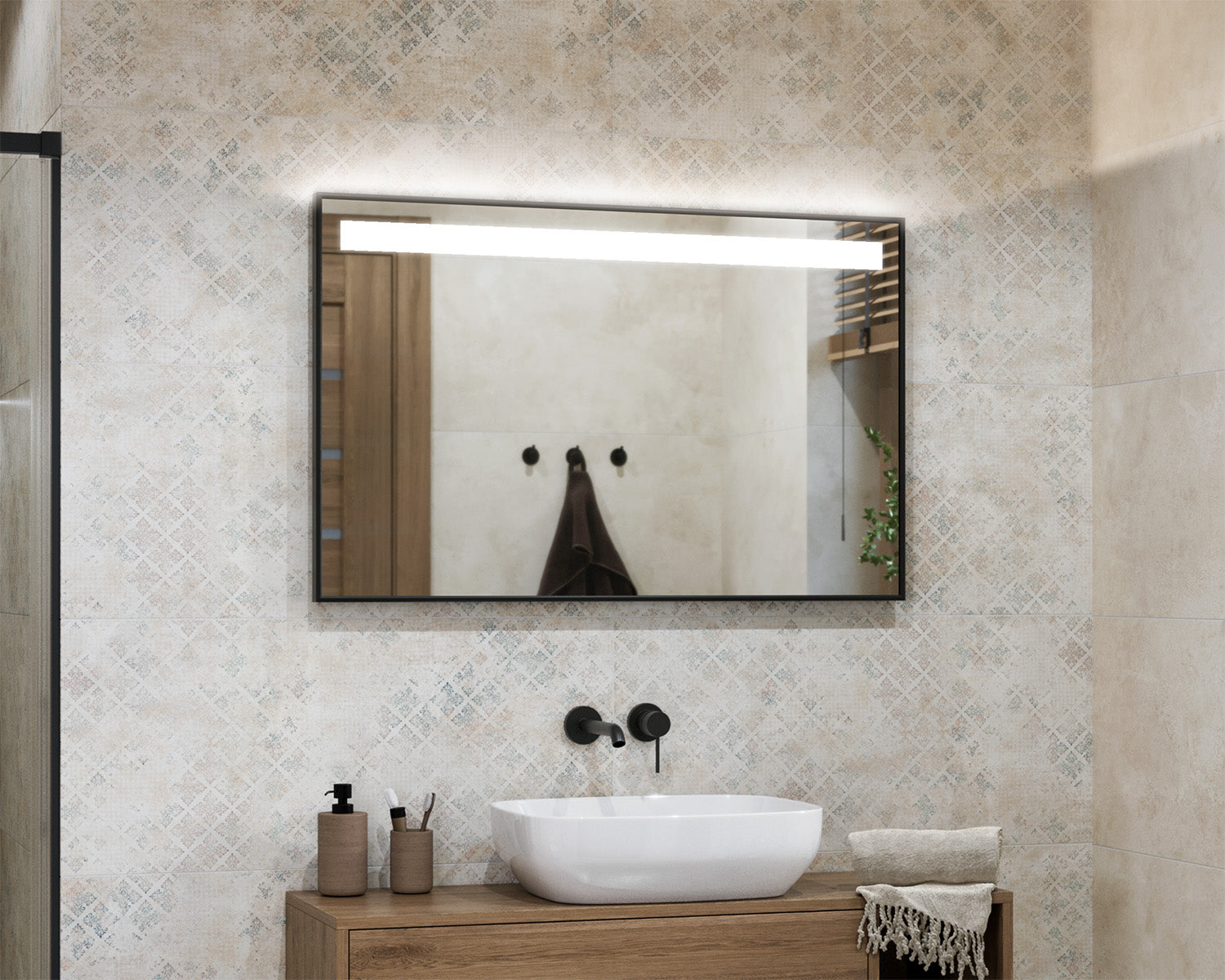 Illuminated mirror in a black aluminum frame Pulsar